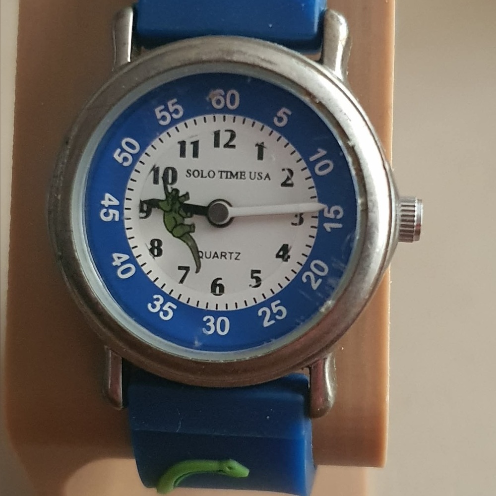 🦋10/$20🦋 SoloTime USA Silver/Blue Silicone Dinosaur Boy's Watch